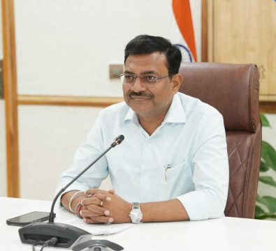 मुख्य सचिव श्री आनन्द बर्द्धन
