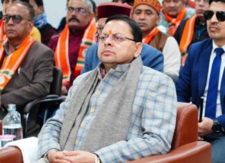 मुख्यमंत्री श्री पुष्कर सिंह धामी ने रविवार को दून लाइब्रेरी, निकट परेड ग्राउंड, देहरादून में प्रधानमंत्री श्री नरेंद्र मोदी के मन की बात के 130वें एपिसोड को सुना।